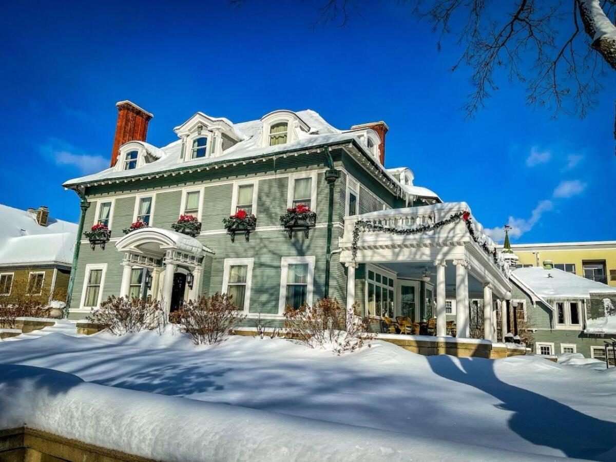 Bed and Breakfast 300 Clifton Миннеаполис Экстерьер фото